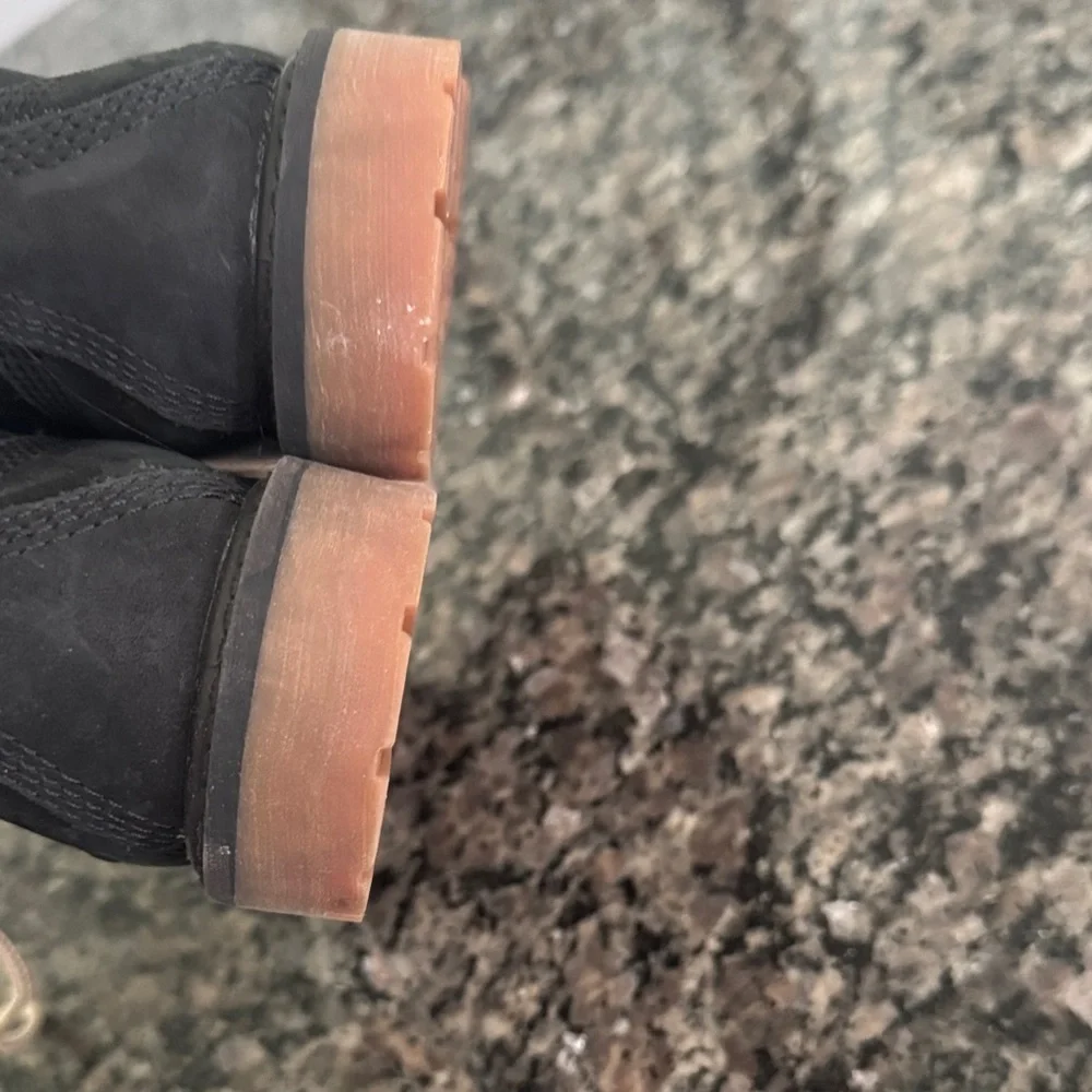 Timberland Black Boots with Tan Fur Trim EUC 10 toddler